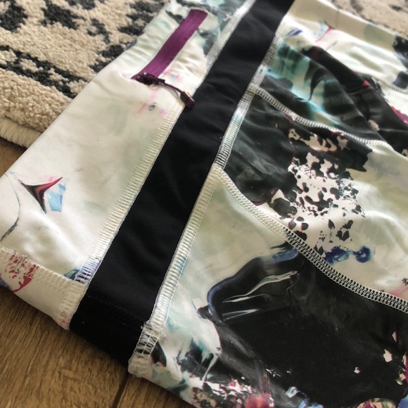 LULULEMON inspire crop II full luxtreme 8 - Picture 12 of 12